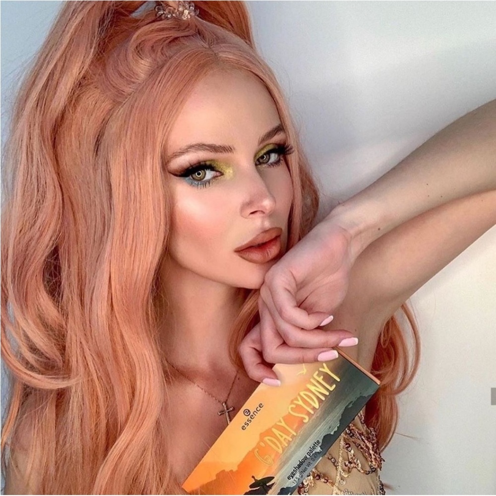 22” Pink BODY WAVY Lace Front Wig NEW